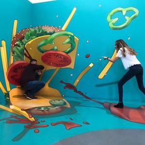 Meet your Posher, Claudia